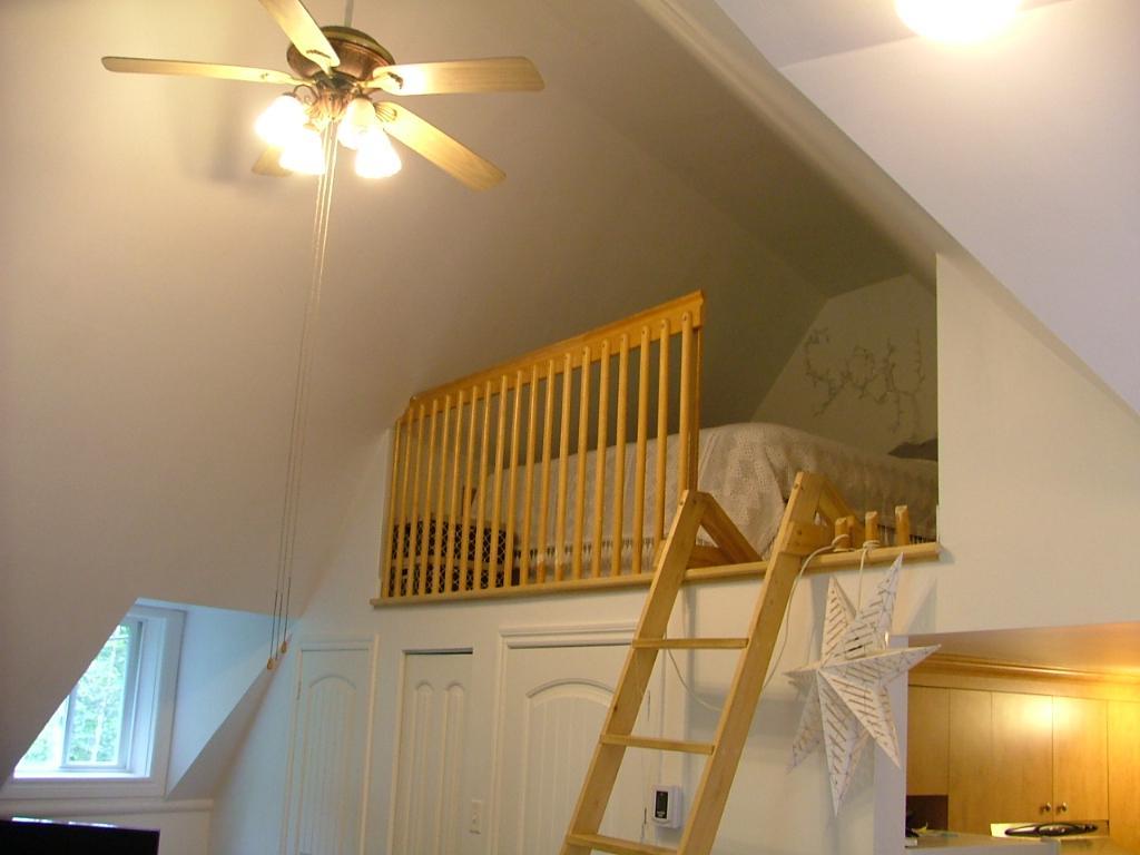 Appartement genre loft semi-meublé | 3236024