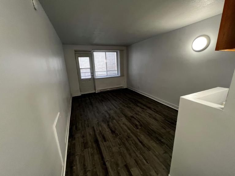 GHETTO MCGILL- STUDIO RENOVÉ & MEUBLÉ- EMPLACEMENT EXCEPTIONNEL | 3236031