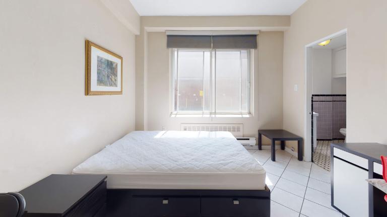 STUDIO SPACIEUX AVEC VUE SUR UN LUXURIANT JARDIN PRIVÉ !! | 3236032