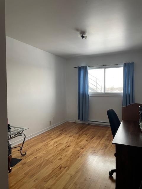 Magnifique grande appartement, 4 1/2, bien entretenue dans un quartier prisé d'Anjou | 3236038