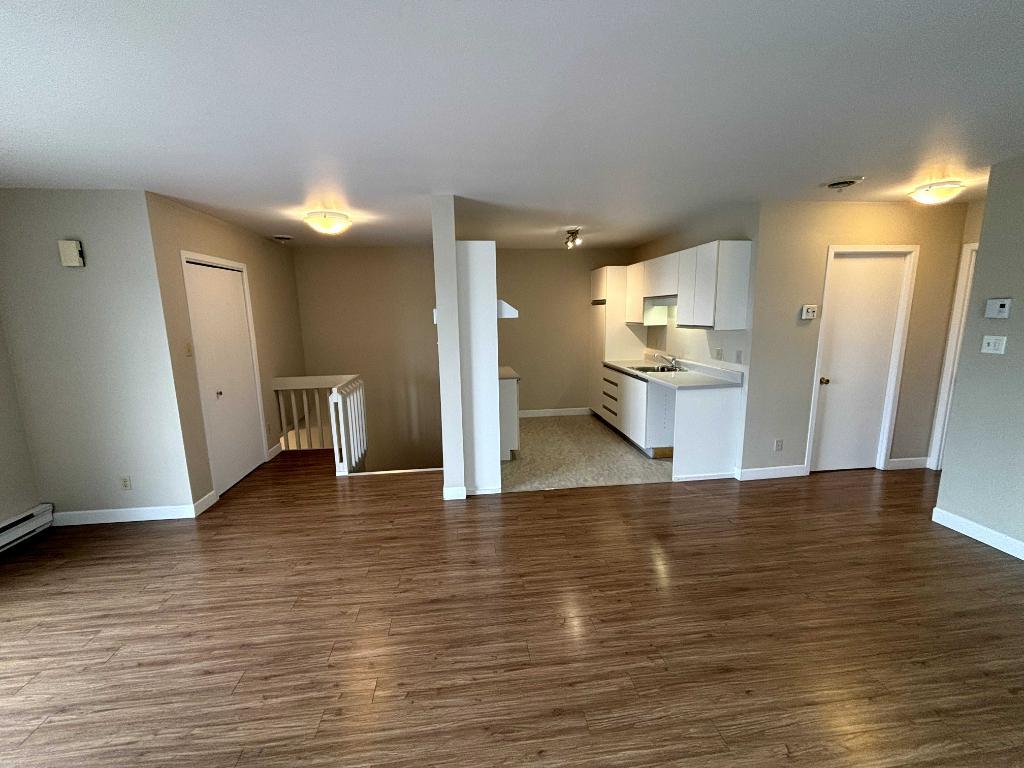 Grand logement 4 1/2 2 chambres Appartement à louer St-Nicolas 2 stationnements | 3236045