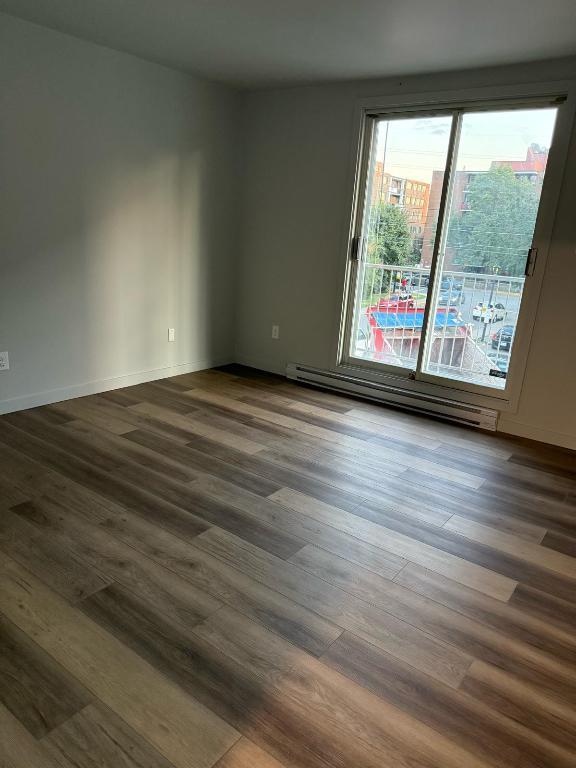 AHUNTSIC – NOUVEAU BORDEAUX — ✨ Grand 3½ ld’un immeuble en béton | 3236077