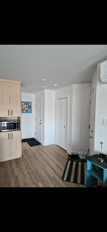 Logement 3 1/2, inclus 5 éléctros+internet | 3236086