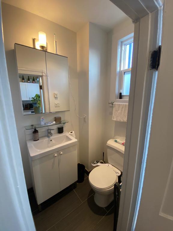 4 ½ - rénové à Villeray près du métro Crémazie et Jarry H2P 2J4 | 3236091