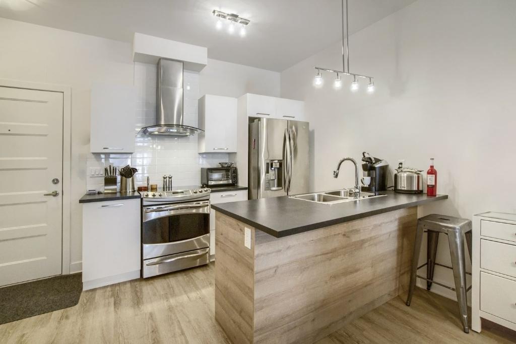 Condo locatif au cœur du Parc de La Cité-St-Hubert 3 ½, 762 pi² au 3e étage, avec grand balcon | 3236137