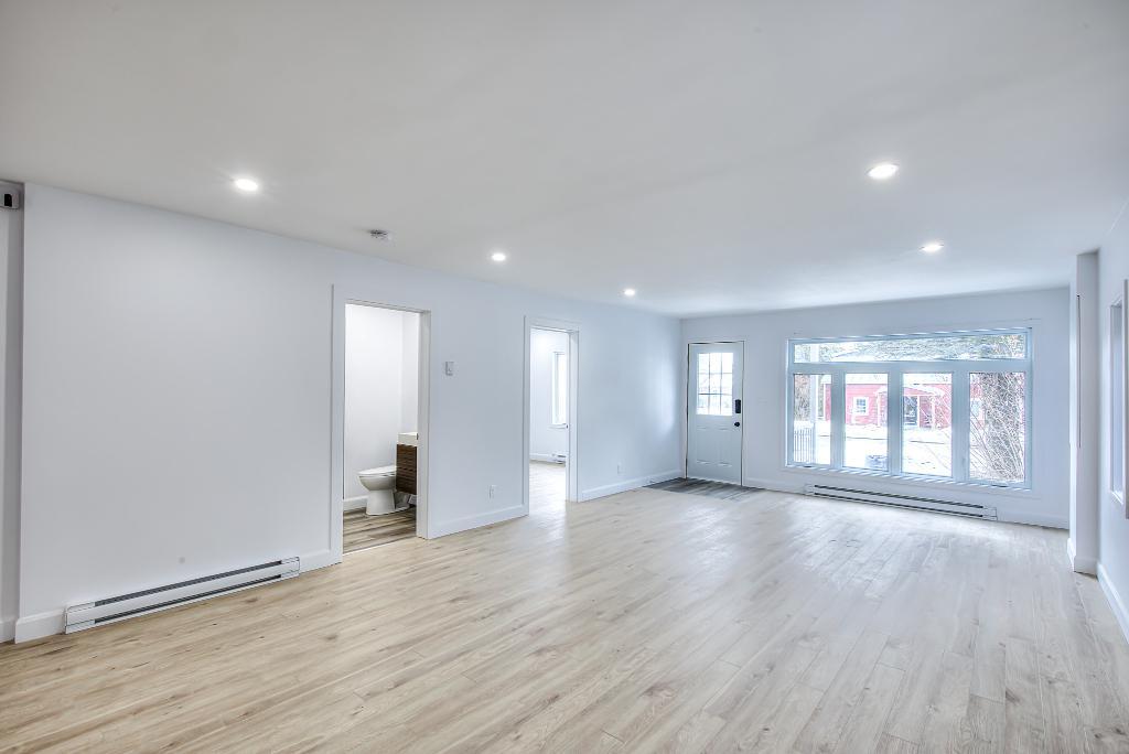 Logement style maison entièrement rénové – Sainte-Justine-de-Newton | 3236385