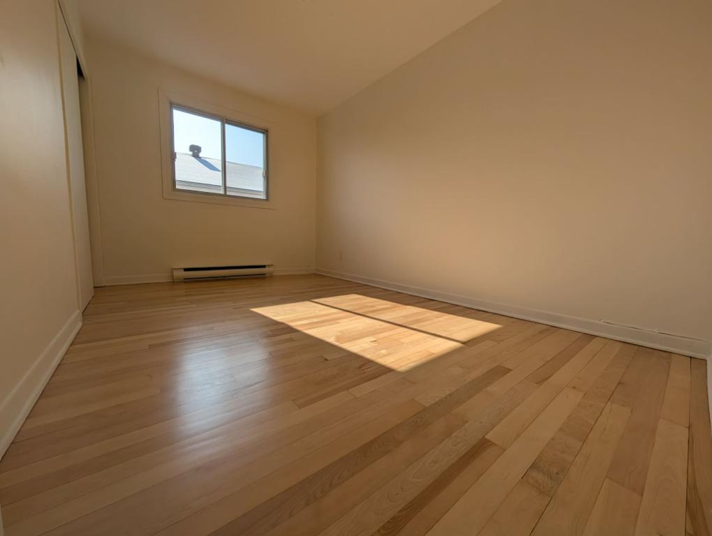 4½ Rénové Ste-Thérèse | 2e étage | Stationnement x2 | Disponible | 3236389