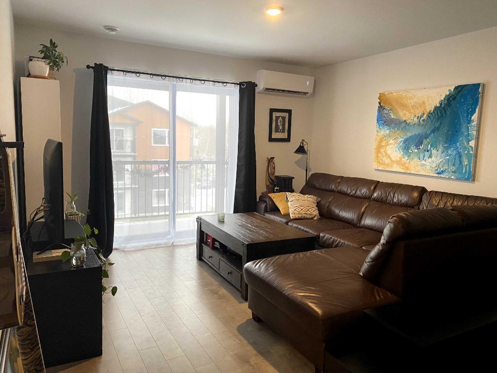 Rare Grand 6 ½ (4 Chambres) – Style Condo – Secteur des Écoles | 3236448