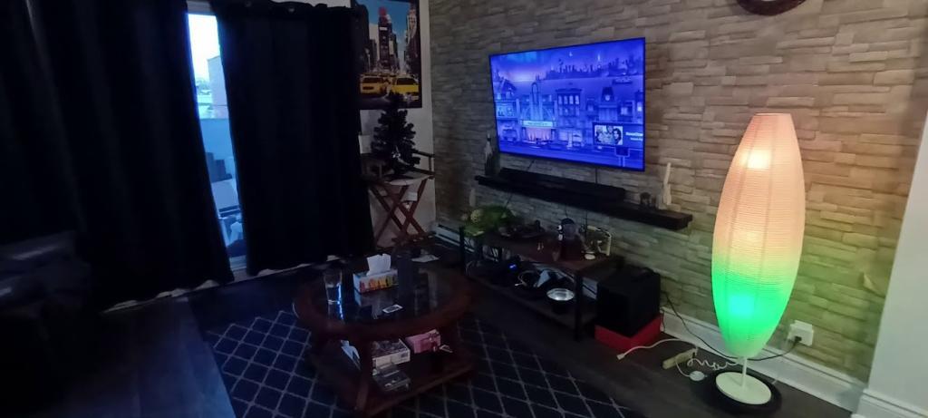 métro St-Michel 5 1/2 (3 chambres fermées ) | 3236459