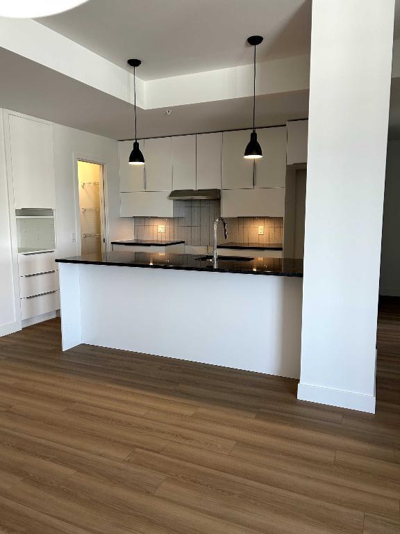 4 1/2 Disponible maintenant | 3236484