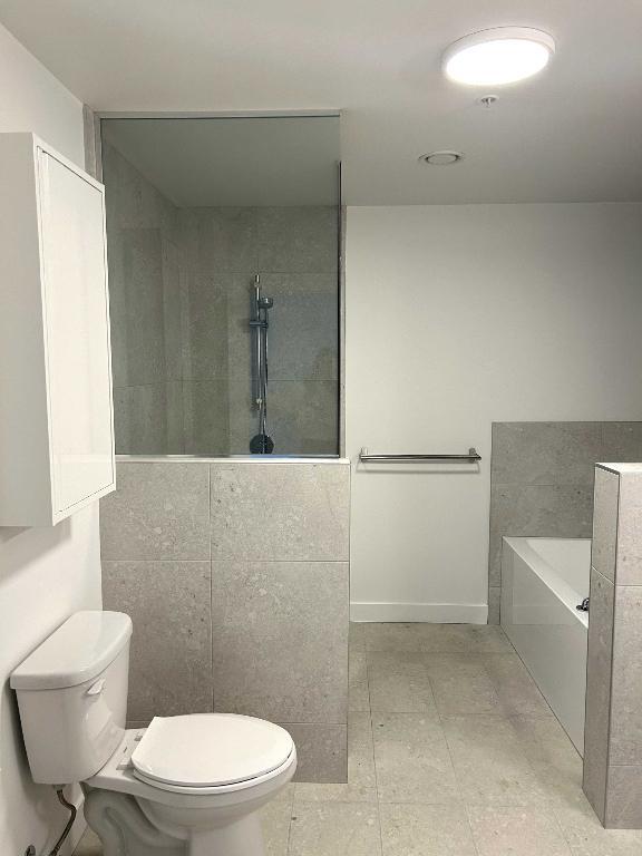 4 1/2 Disponible maintenant | 3236484