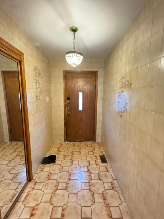 Spacious and refreshed 9 ½ apartment for rent in Ahunstic | 3236510