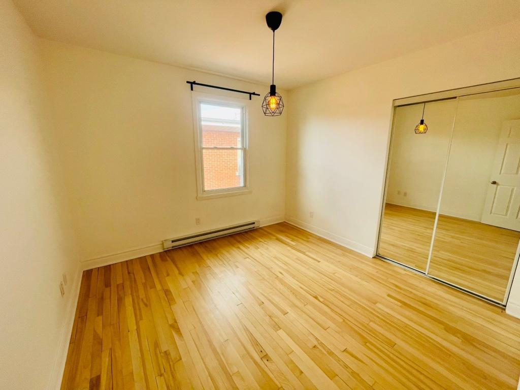 Grand 4 1/2 rénové, Vieux-Longueuil | 3236594