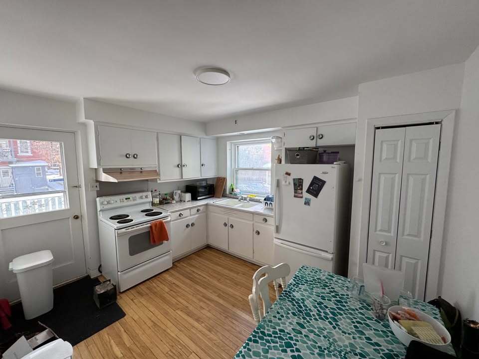 41/2 Près De Tout | 3237037