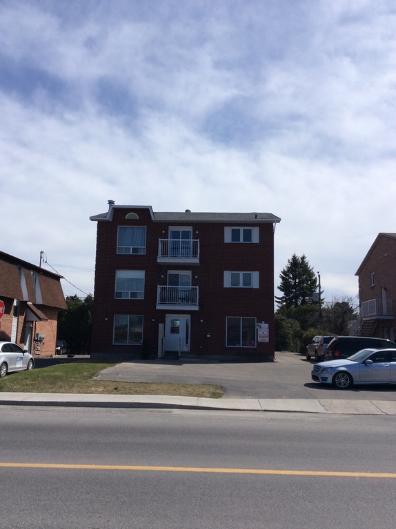 Charmant 3 1/2 (1 Chambre) Rénové | 3237109