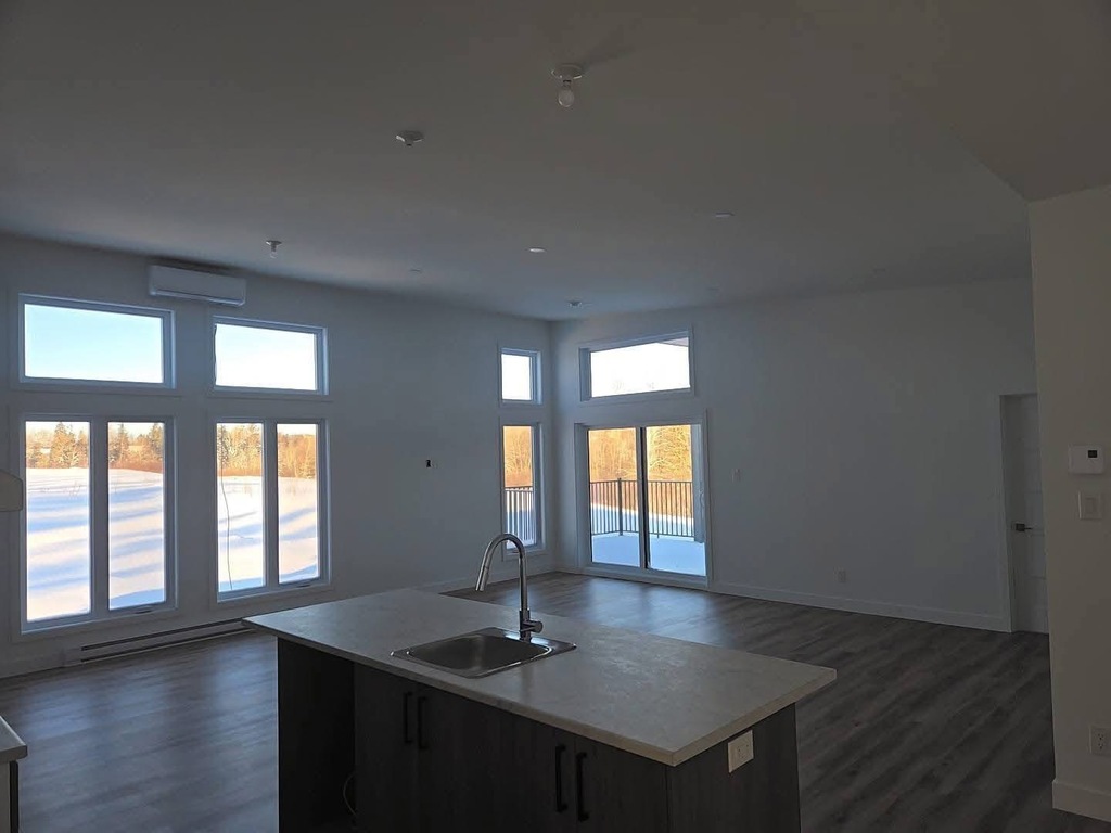 Spacieux Logement 5 1/2 | 3237226