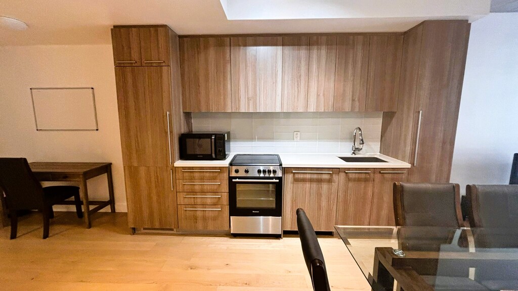 Charmant 3.2 Meublé - En Plein Montréal | 3237264