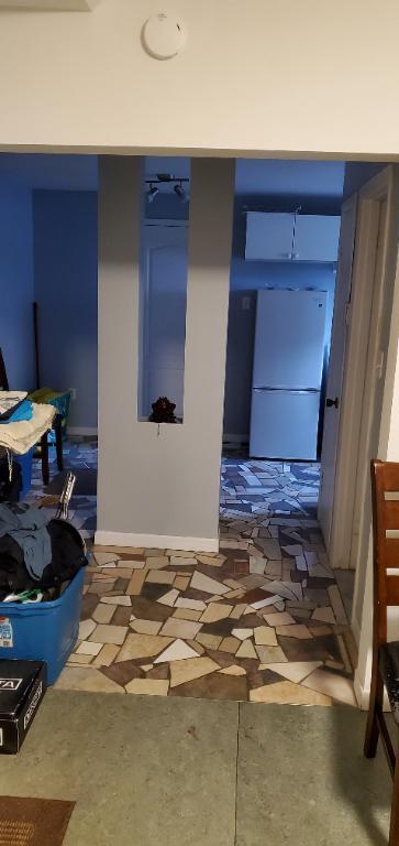 2 1/2 PRES DU METRO CADILLAC | 3237379