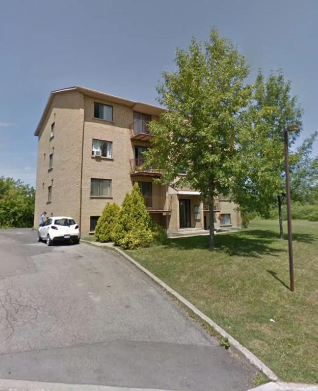 Grand 51/2 Delson , libre premier juillet | 3237513