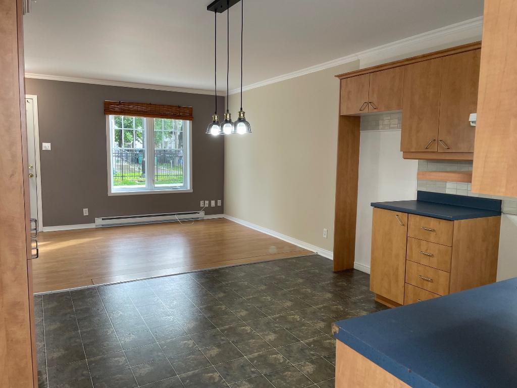 DISPONIBLE 1ER JUIN - CENTRE-VILLE JOLIETTE- SPLENDIDE 4 1-2 SUR 2 ÉTAGES(MAISON DE VILLE) | 3237515