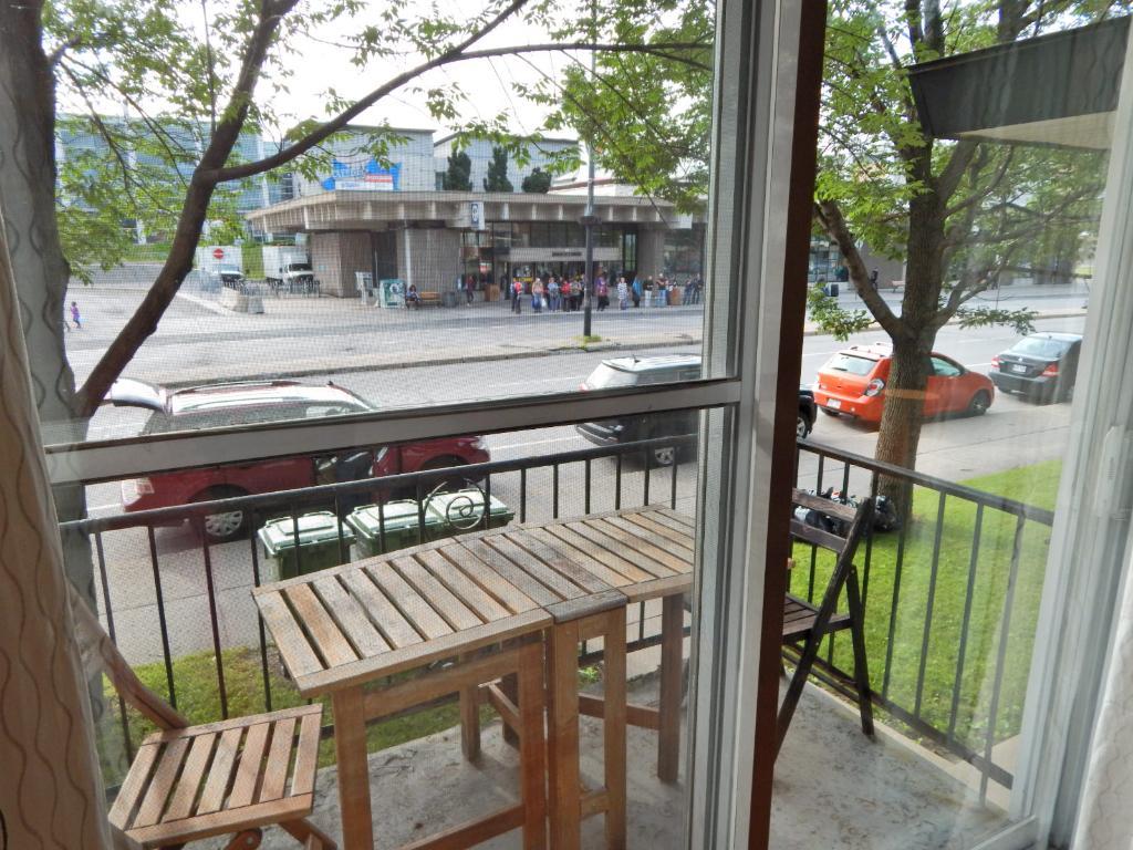 4 1/2 MEUBLÉ + laverie incluse @ louer JUILLET - Face Métro Viau | 3237544