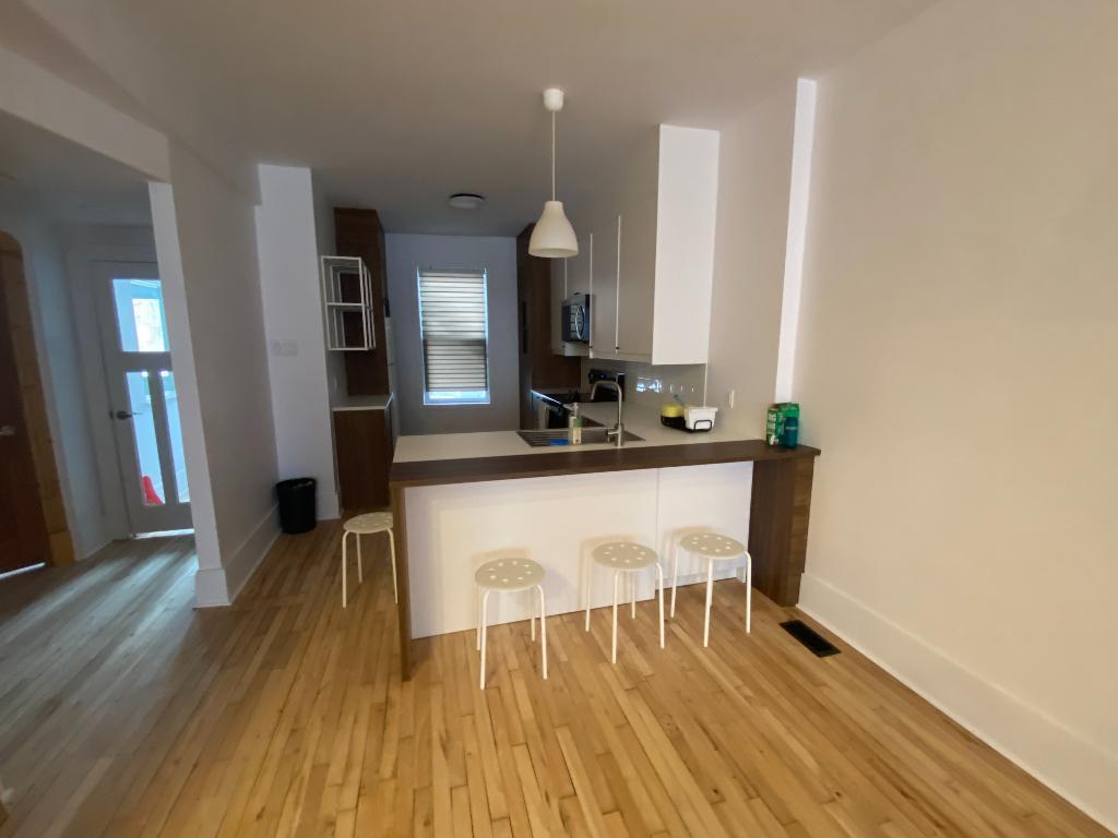 4-1/2 RENOVÉ SEMI MEUBLÉ - UDEM HEC HOPITAUX LIBRE IMMEDIATEMENT | 3237572