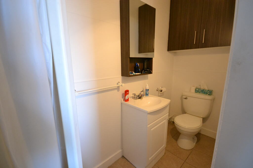 2 1/2 Semi-meublé Près Des écoles | 3237602