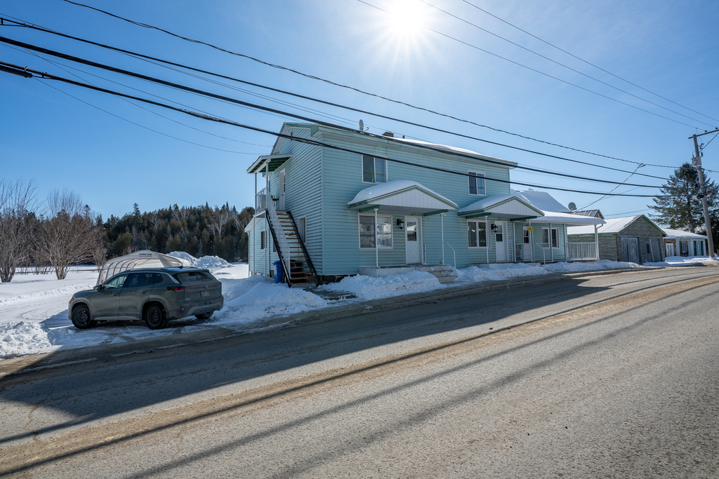 BEAU 4 1/2 - LIBRE IMMÉDIATEMENT | 3237905