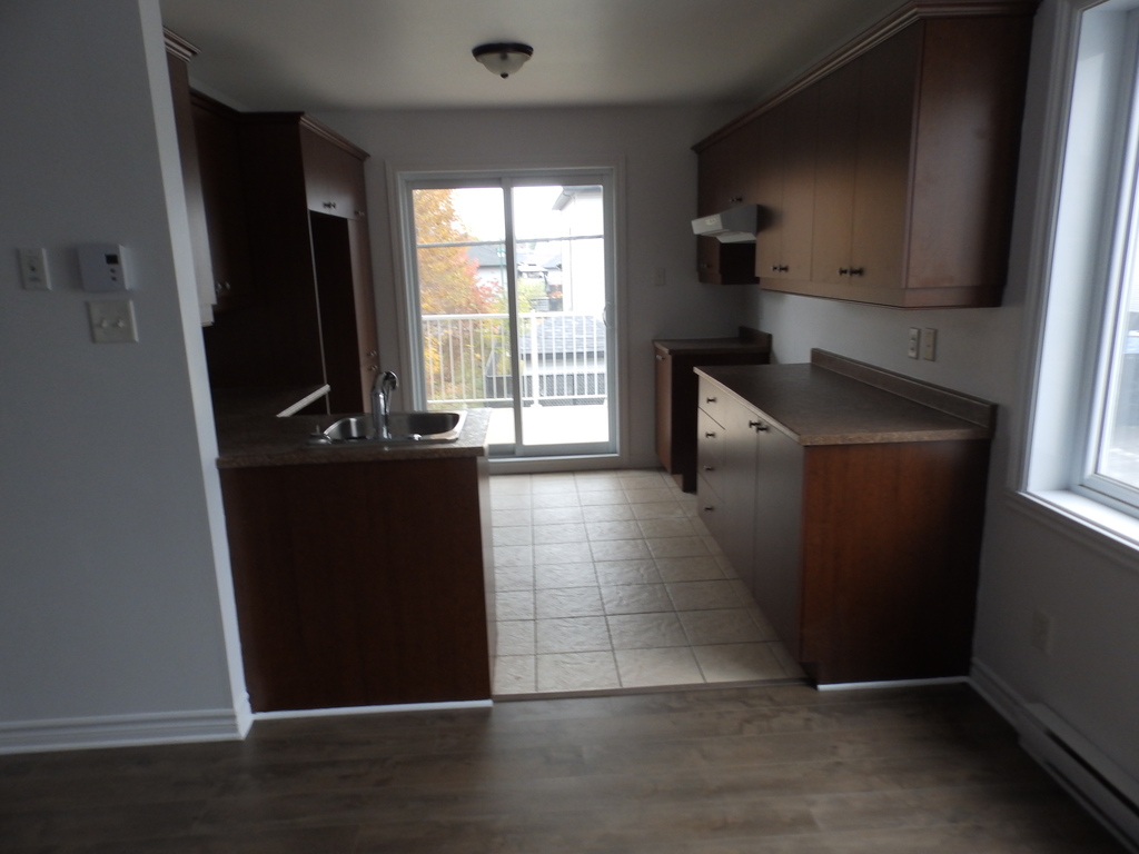 Logement 4 1/2 1 E étage Style Condo | 3238230