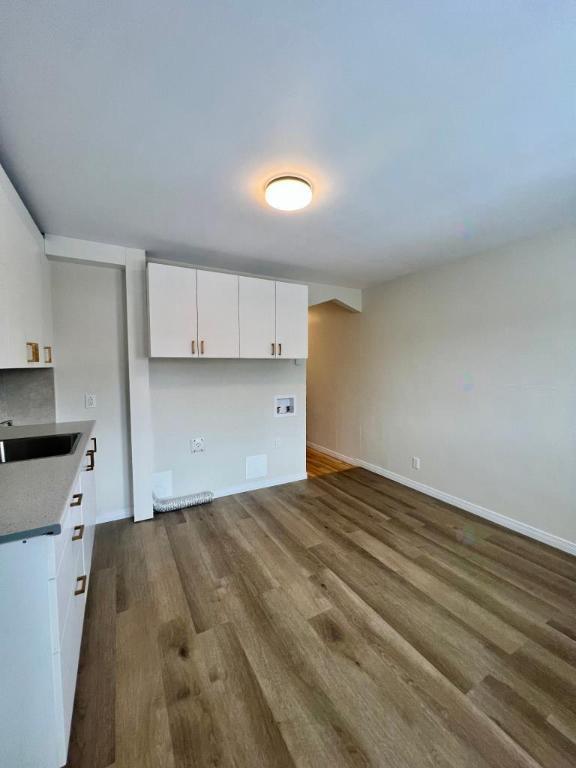 Studio lumineux à Rosemont / logement 3 1/2 -- Petite-Patrie (2e étage d'un triplex) | 3238444