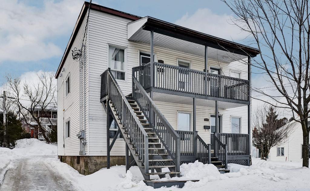 4 1/2 Secteur universitaire. 1er Juillet. Internet illimité inclus! | 3238498