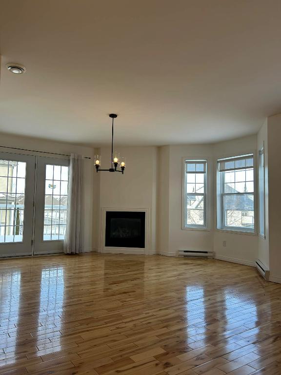 Superbe 4 1/2 Boul du Mi-Vallon fraîchement rénové | 3238560