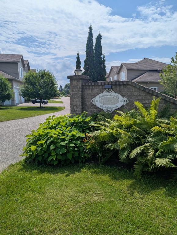 Grand condo à louer avec garage et remise | 3238563