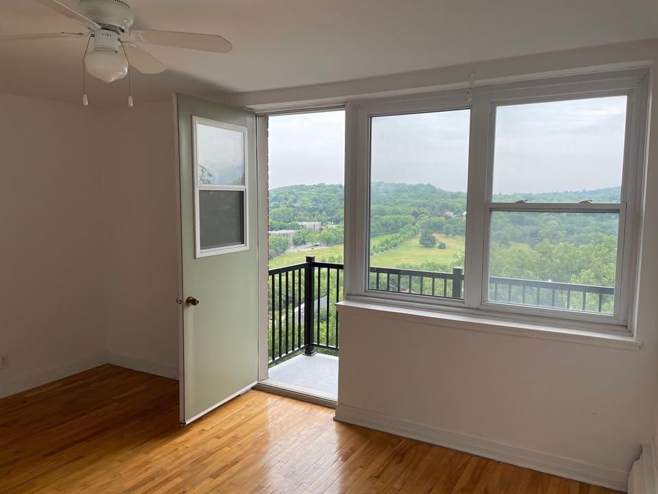 3 ½ à Louer Montreal MEILLEUR EMPLACEMENT A COTE DES NEIGES- SUR LE SOMMET RIDGEWOOD | 3238568