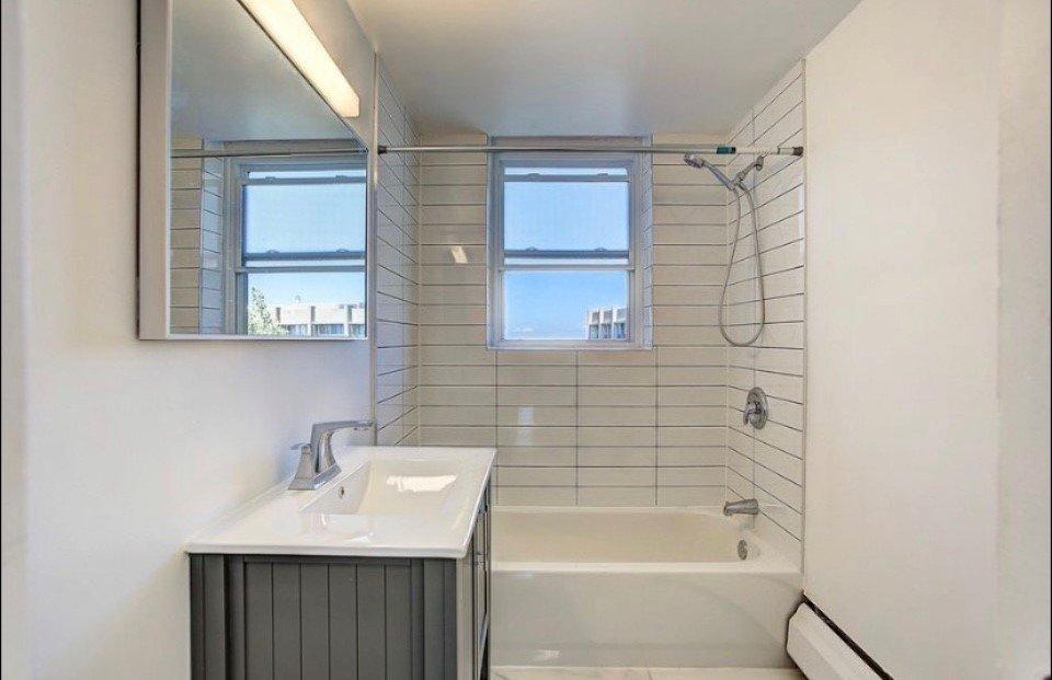 3 ½ à Louer Montreal MEILLEUR EMPLACEMENT A COTE DES NEIGES- SUR LE SOMMET RIDGEWOOD | 3238568