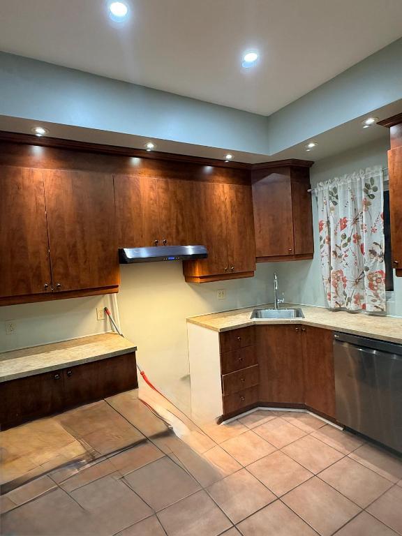 Très grand logement à louer sur deux étages dans un triplex au bord de l'eau | 3238833