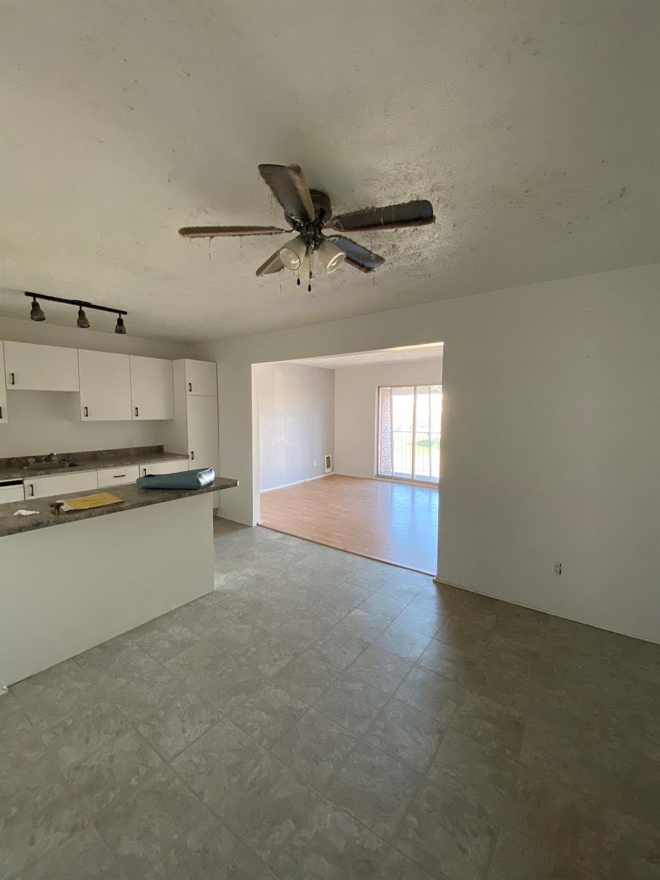 GRAND ET LUMINEUX 4.5 DISPONIBLE 1er MARS 2025 | 3239249