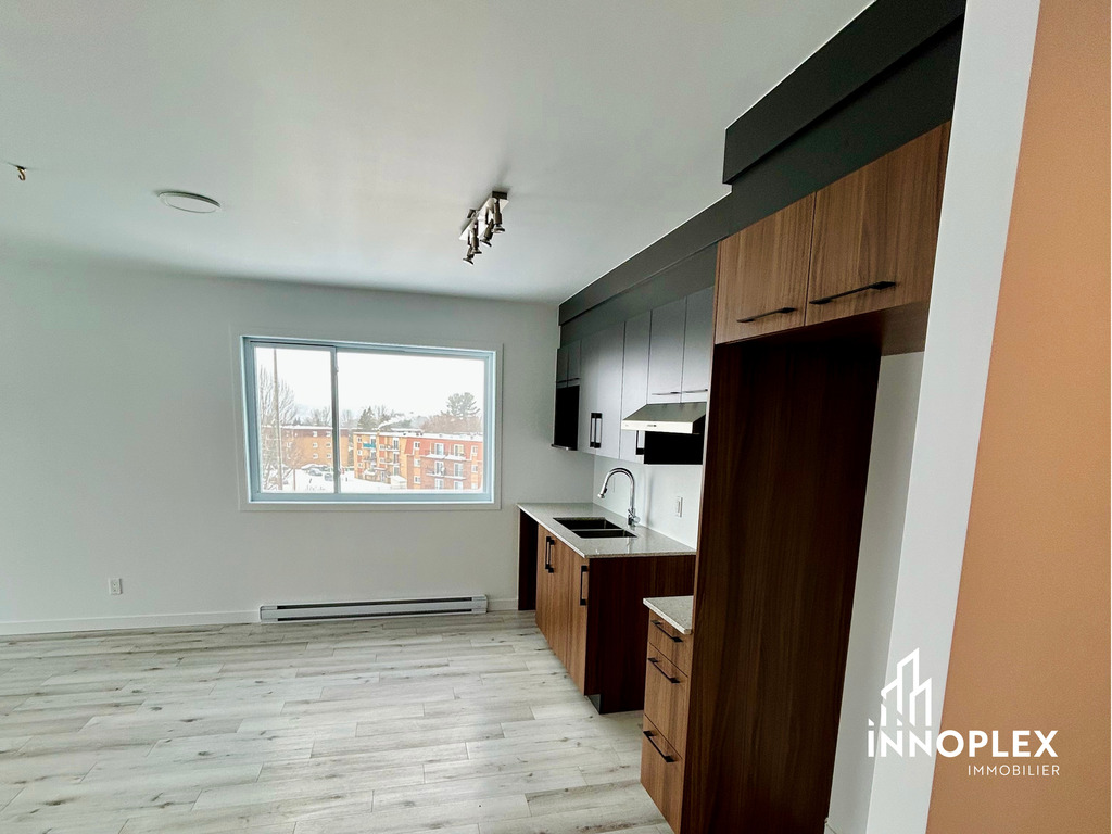 Spacieux 3 1/2 | 3239254