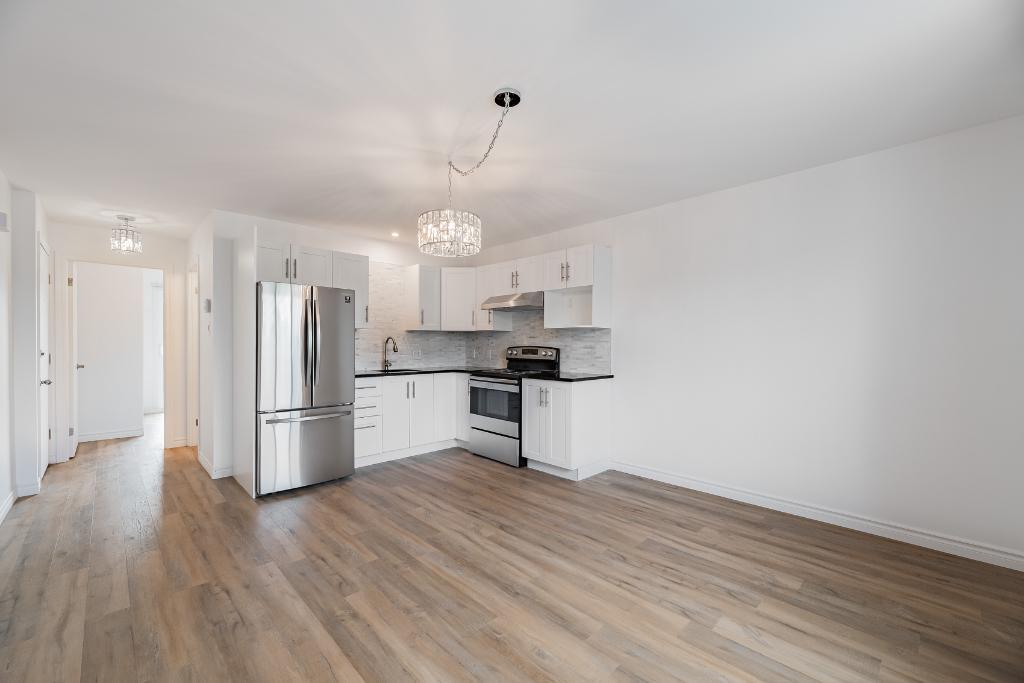 3 1/2 semi-meublé près centre d'achat et autoroute 20 | 3239463