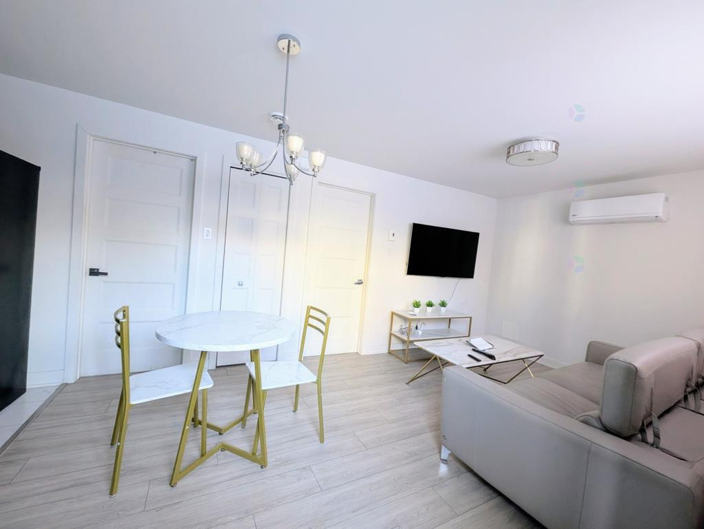 Appartement à Louer | 3239887