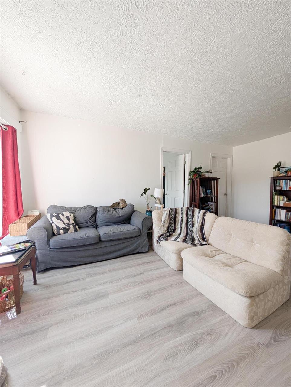 Immeuble - 5891-5901 Boulevard Bourque Grand 6 1/2 Sur Deux étages à Louer | 3240337