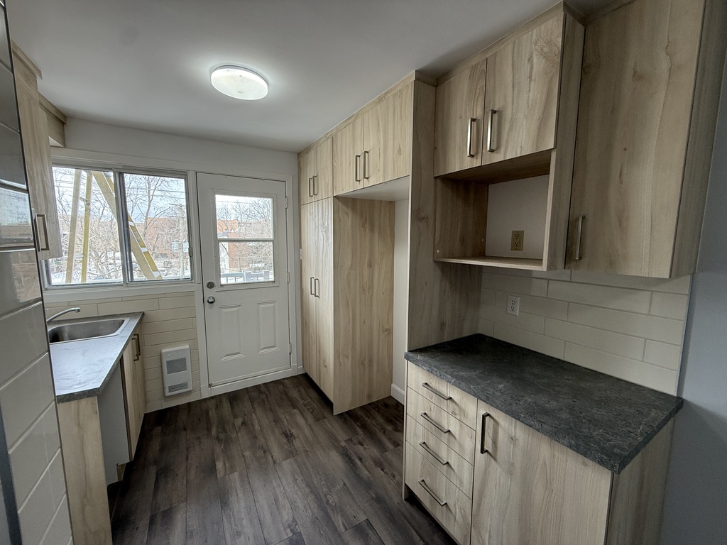 4 1/2 RÉNOVÉ - ANJOU | 3240351