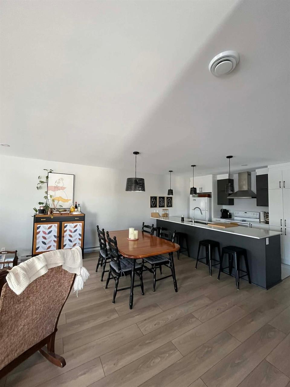 Immeuble - 909-931 Lamarche Grand 5 1/2 Neuf à Louer | 3240371