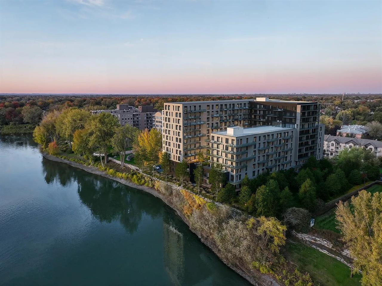 1 Bedroom - 240 Chemin De La Rive-Boisée, Montréal | 3240374
