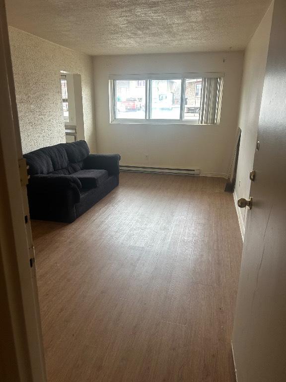 Laval 4 1/2 | 3240413