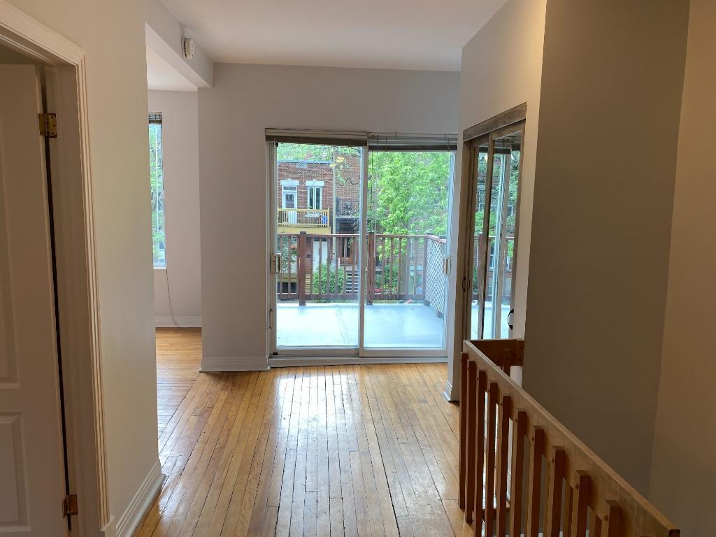 5 1/2, NDG, large. sunny, 2 closed bdrm, electros (5) included | 3240434