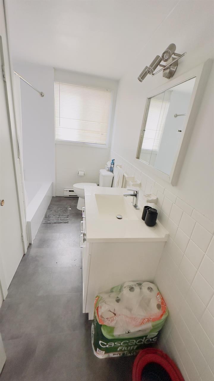 Immeuble - 250 Codère / 251 Salaberry 4 ½ à Louer – Rénové Avec électroménagers | 3265075