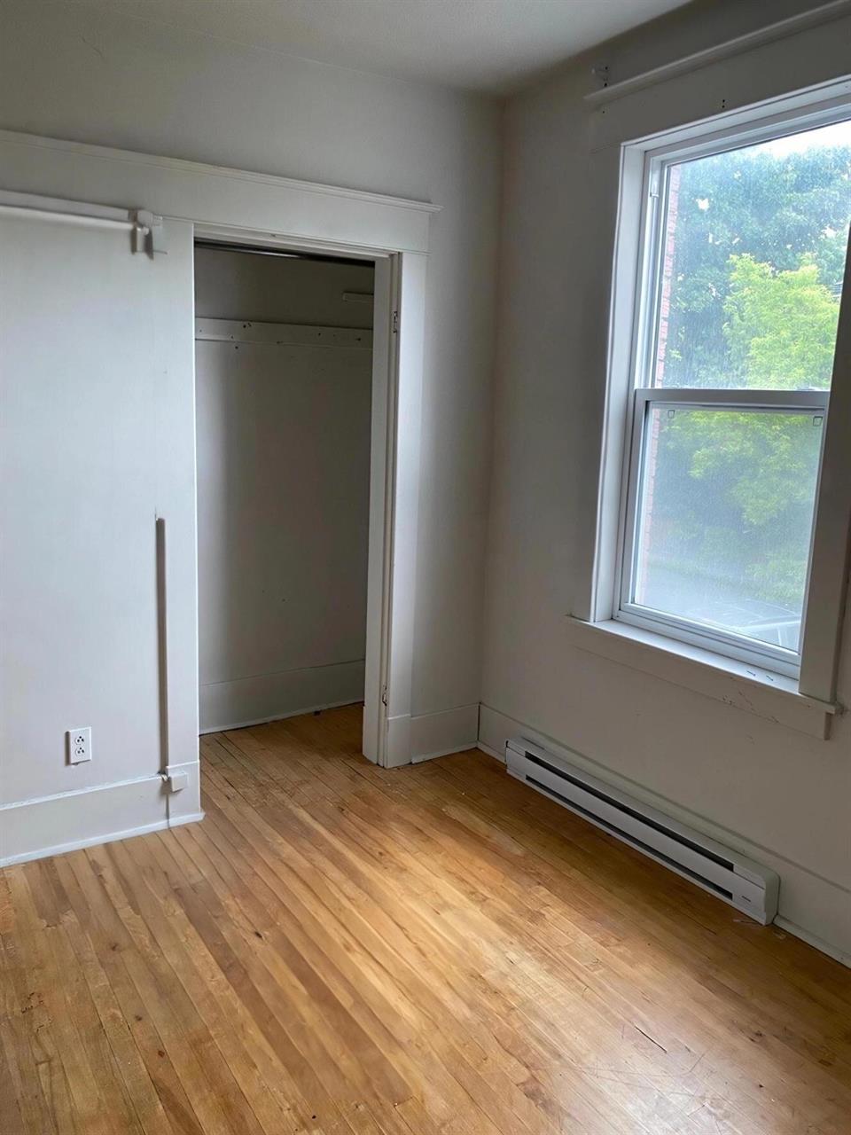 Immeuble - 221-233 King Est 5 ½ à Louer - Charges Incluses | 3266093