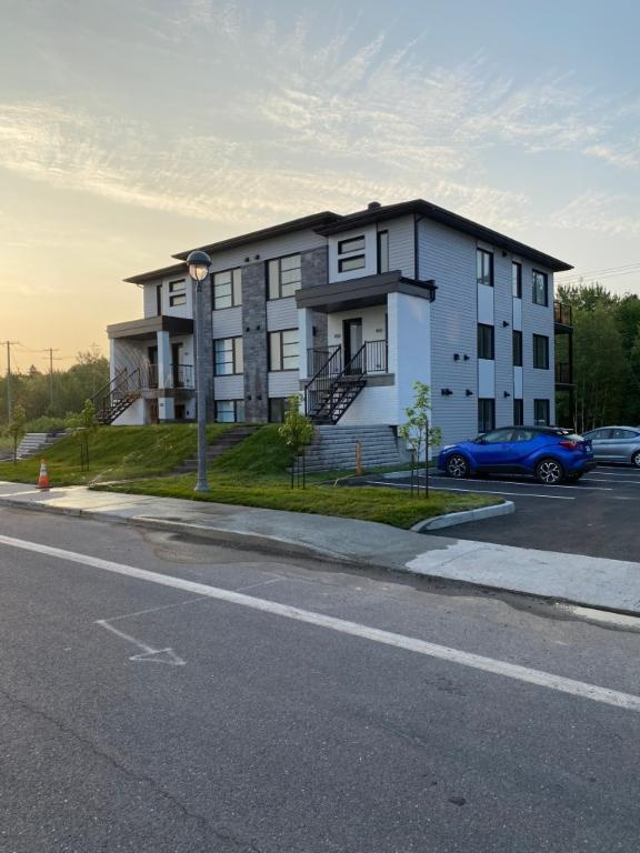 4 ½ Avec Espace Bureau À LOUER | 3240816