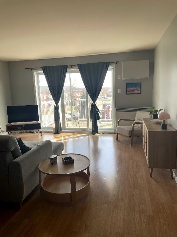 3 1/2 spacieux au 3e étage non fumeur | 3240836